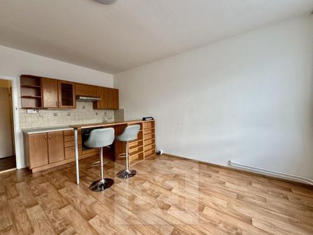 Pronájem bytu 2+kk 48 m2 - Fotografie 3