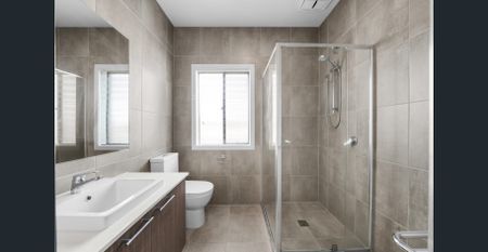 FAMILY HOME WITH ALL COMFORTS! - Photo 3