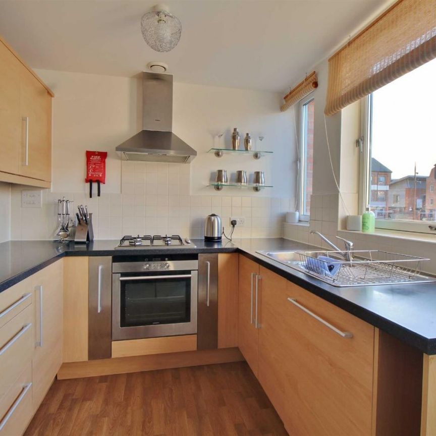 Barge Arm East, The Docks, GL1 - Photo 1