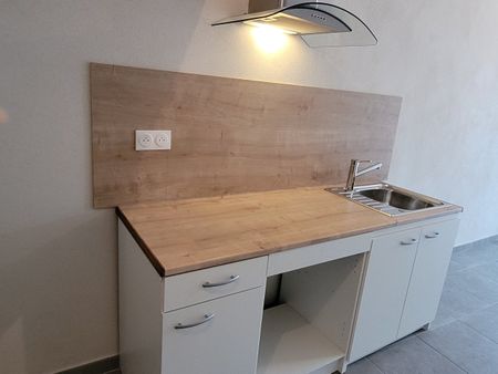 SAINT SATURNIN LES AVIGNON - APPARTEMENT DE 36 M² AVEC TERRASSE (au 1er étage) EN DUPLEX A LOUER - Photo 2