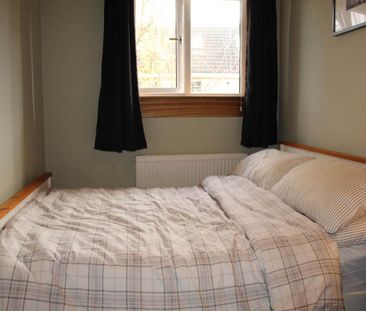 2 bedroom semi-detached villa to rent - Photo 3