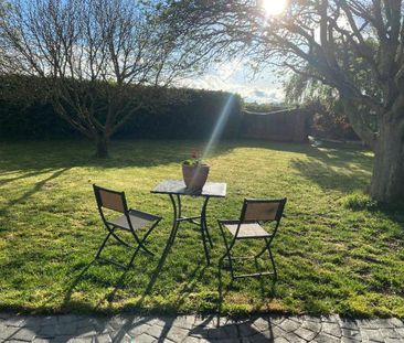 Detached annex - beautifully refurbished with parking and fibre bro... - Photo 2