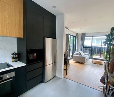 Modern 2 Bed Townhouse in Henderson - Photo 6
