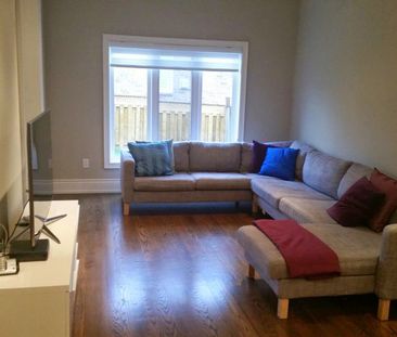 For Lease - 2434 Whistling Springs Crescent, Oakville, Ontario - Photo 2