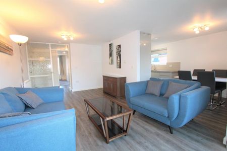 2 bedroom flat to rent - Photo 2