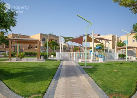 SPACIOUS 1-Bedroom Apartment with Balcony - Photo 2