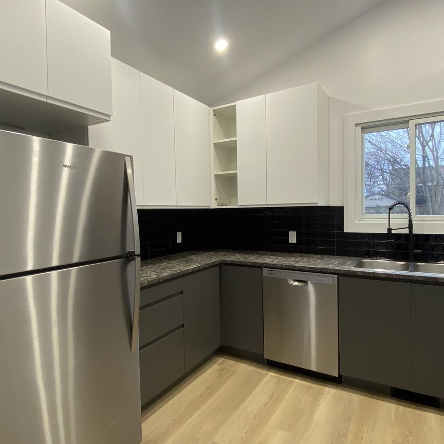 For Lease - 6159 Cadham Street, Niagara Falls, Ontario - Photo 1