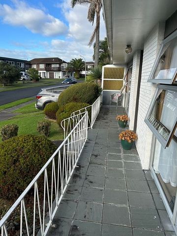 Sunny 2-Bedroom Home in Blue Chip Farm Cove - Photo 2