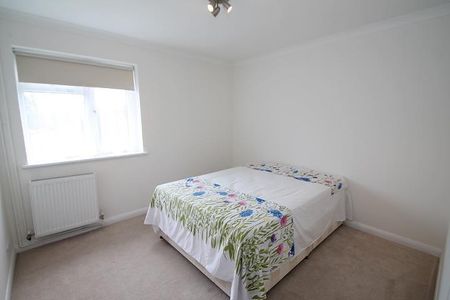 2 bedroom maisonette to rent - Photo 3