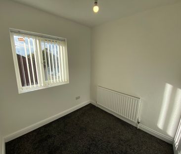 Dodgson Avenue, Leeds - Photo 4