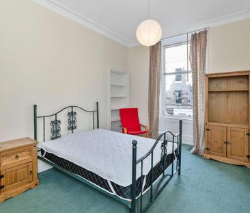 3 bedroom flat to rent - Photo 3