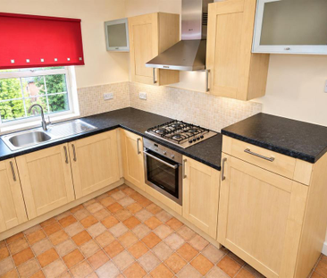 3 bedroom semi-detached house to rent - Photo 5
