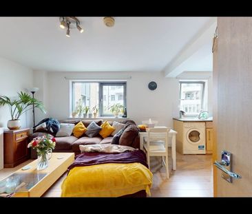 2 Bed Flat, Balham High Road, SW17 - Photo 2