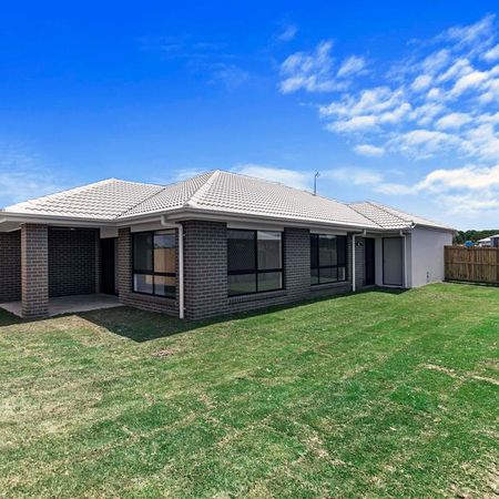 SPACIOUS NEWLY BUILT HOME - Photo 5