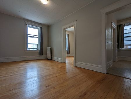 Moxam Court Apartments - Photo 4