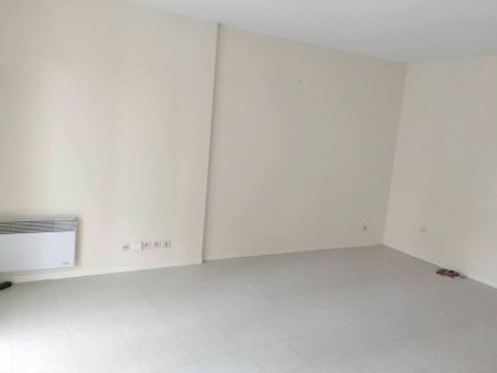 Location Appartement 1 pièces 29 m2 à Combs-la-Ville - Photo 2