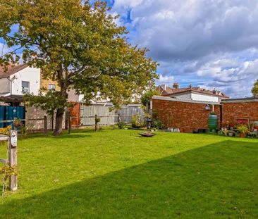 Middle Road, Lancing - Photo 5