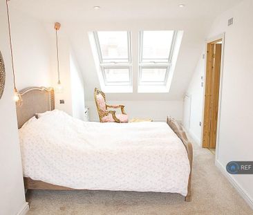 4 bedroom terraced house to rent - Photo 6