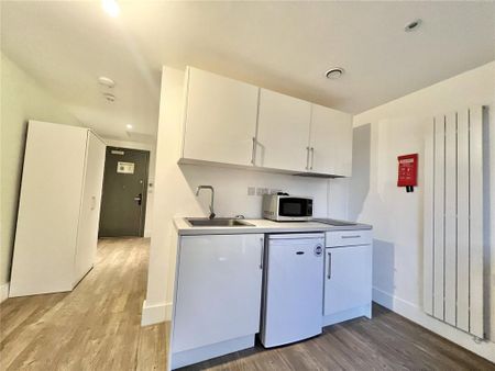 Studio to rent - Photo 2