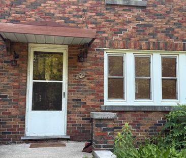 For Lease - 270 Vansittart Avenue, Woodstock, Ontario - Photo 4