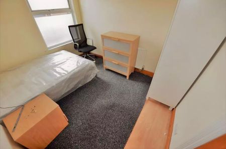 4 Bed - 5 Newport Mount, Headingley, Leeds - LS6 3DB - Student - Photo 4