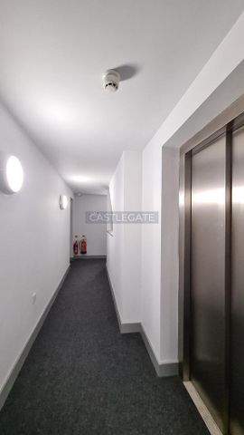 3 bedroom flat share to rent - Photo 2