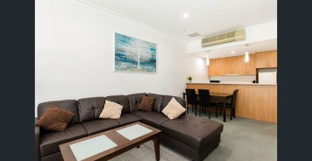 Fully Furnished Ground Floor Apartment - Photo 2