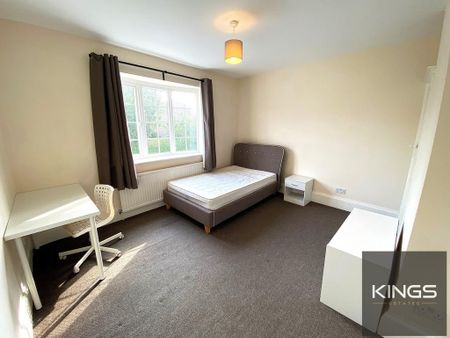 4 bedroom terraced house to rent - Photo 5