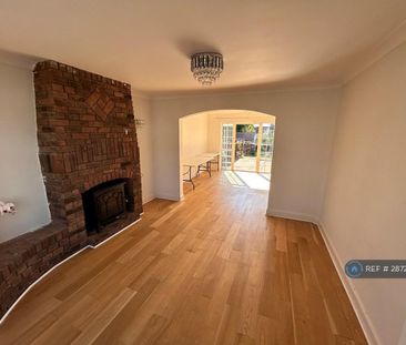 3 bedroom semi-detached house to rent - Photo 3