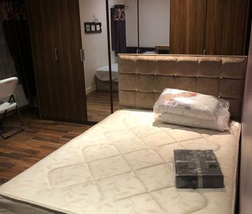 Room in a Shared House, Billet Road, E17 - Photo 5