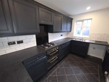 3 bedroom terraced house to rent - Photo 5