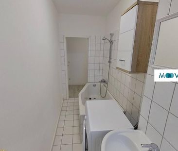 GERÄUMIG UND HELL: Möblierte 2-Zimmer-Wohnung mit Tageslichtbad und... - Foto 1