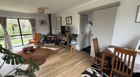 THREE BEDROOMS - TOKOMARU - Photo 2