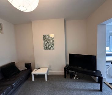 4 bedroom house - Photo 2
