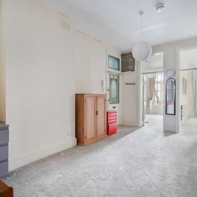 3 bedroom flat to rent - Photo 1