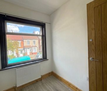 Room in a Shared Flat, Wyvenhoe Road, HA2 - Photo 2