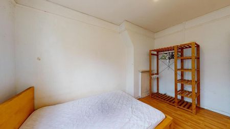 4 bedroom flat to rent - Photo 2