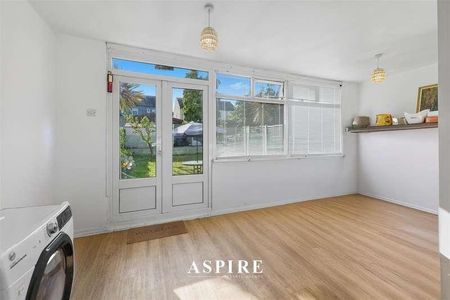 Park Lane, Southend-on-sea, SS1 - Photo 3