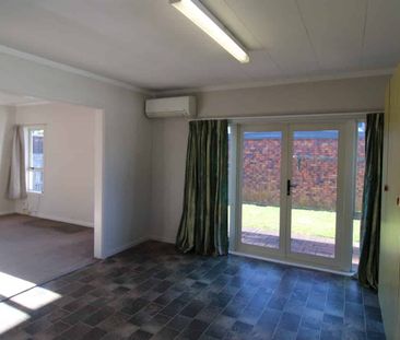 Warm Sunny Family Home - Photo 2