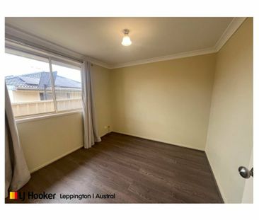 MOVE RIGHT IN - Photo 3