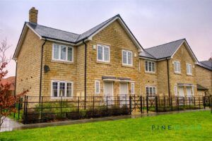 3 BEDROOM House - Mid Terrace - Photo 1