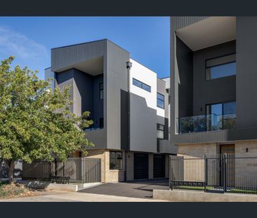 Brand New, Architecturally Designed City-Fringe Living! - Photo 6