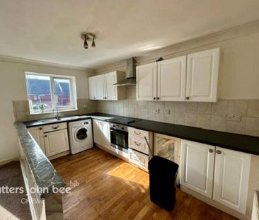 3 bedroom flat to rent - Photo 3