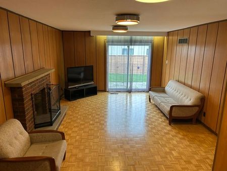 For Lease - 19 Sandbourne Crescent, Toronto, Ontario - Photo 2