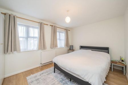 2 bedroom end of terrace house to rent - Photo 3