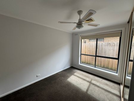 3 BEDROOM FAMILY HOME - Photo 4