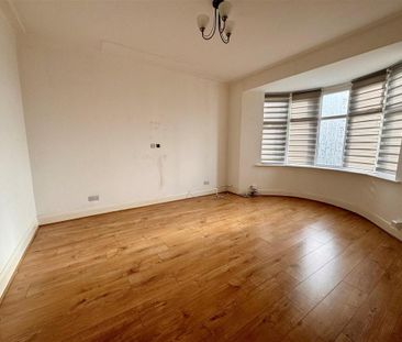 4 bedroom semi-detached house to rent - Photo 1
