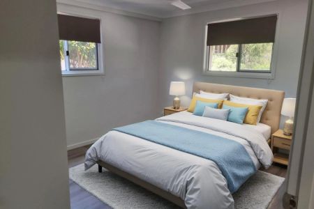 Spacious Dual-Level Family Home with 6 Bedrooms – Newly Renovated Downstairs - Photo 5