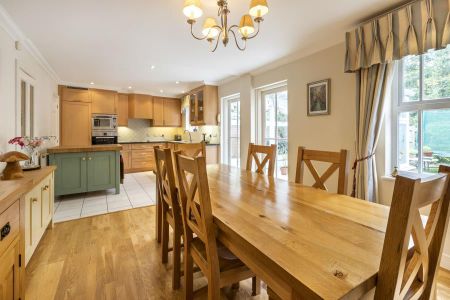 5 bedroom townhouse to rent - Photo 3