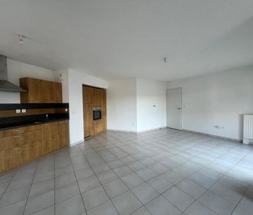Location Appartement 4 pièces 86m² REZE 44400 - Photo 4